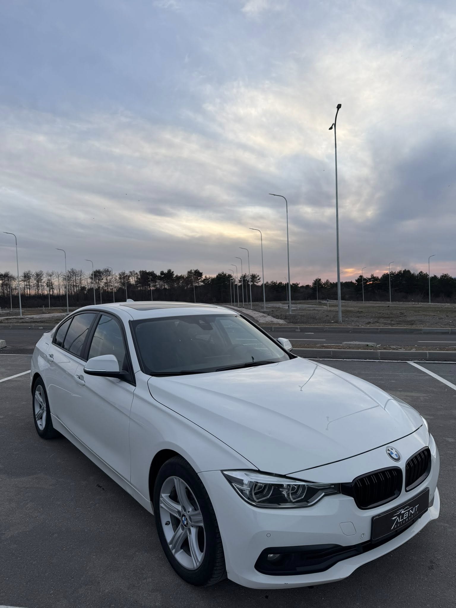 BMW 320d - Image 11