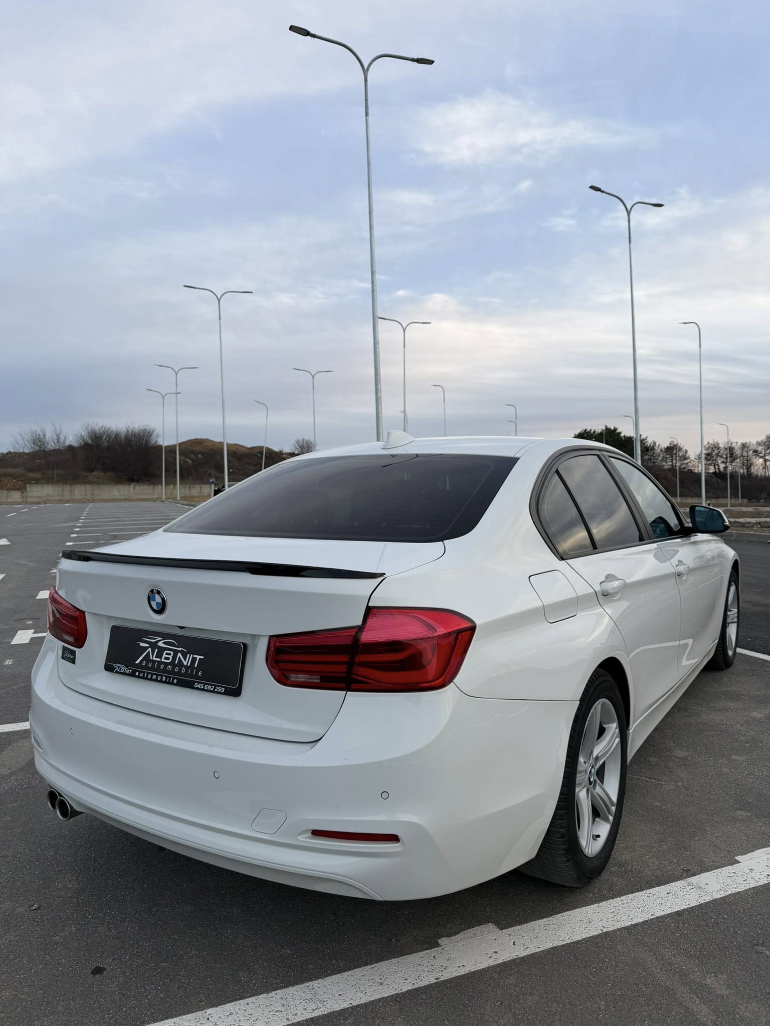 BMW 320d - Image 9
